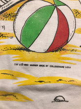 Load image into Gallery viewer, Bugs Bunny Beach Lampin L 1993
